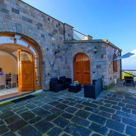 Sirentum Seaview Pool&spa Villa