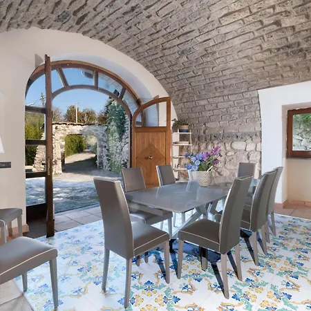 Sirentum Seaview Pool &