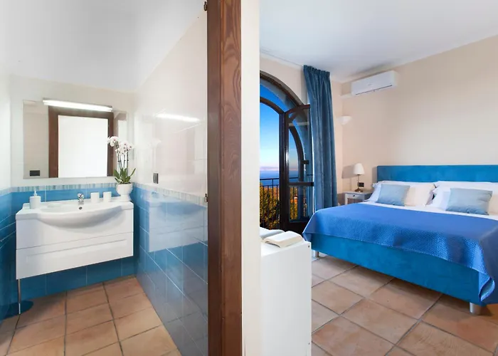 Villa Sirentum Seaview Pool & *